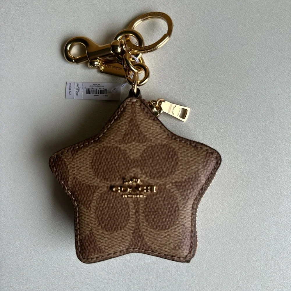 NWT coach!! Star Bag Charm In Signature Canvas 🤎 - Picture 2 of 6